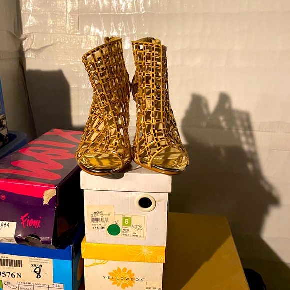 Shoes - Gold Net Heels